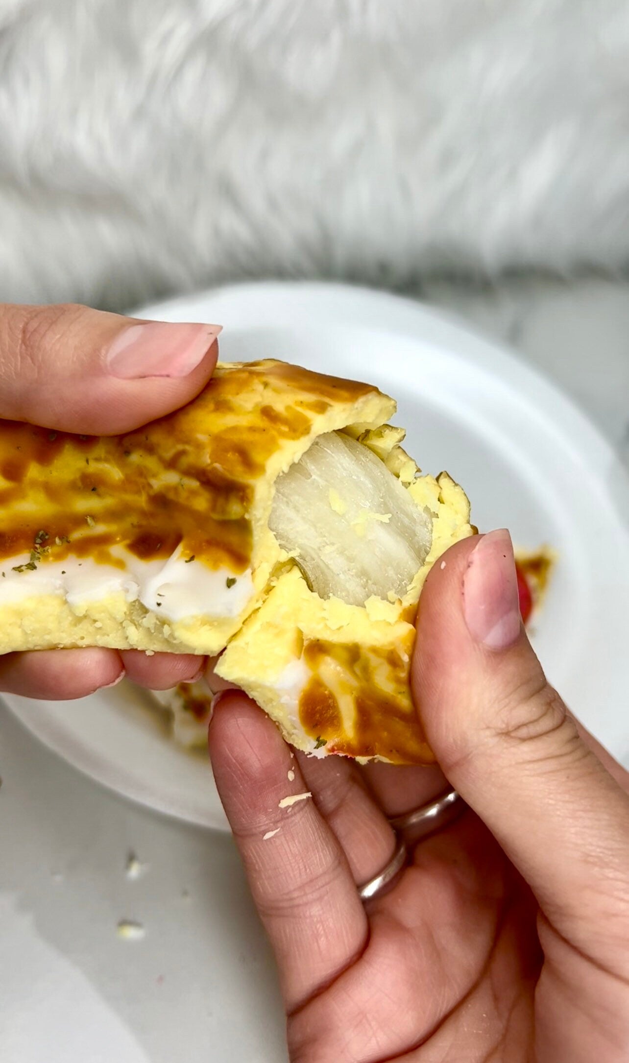 Stuffed crust pizza slice wax melts